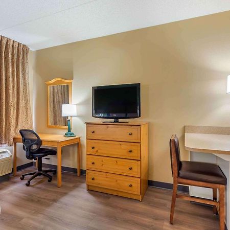 Extended Stay America Select Suites - Chicago - Lombard - Oakbrook Oakbrook Terrace Bagian luar foto