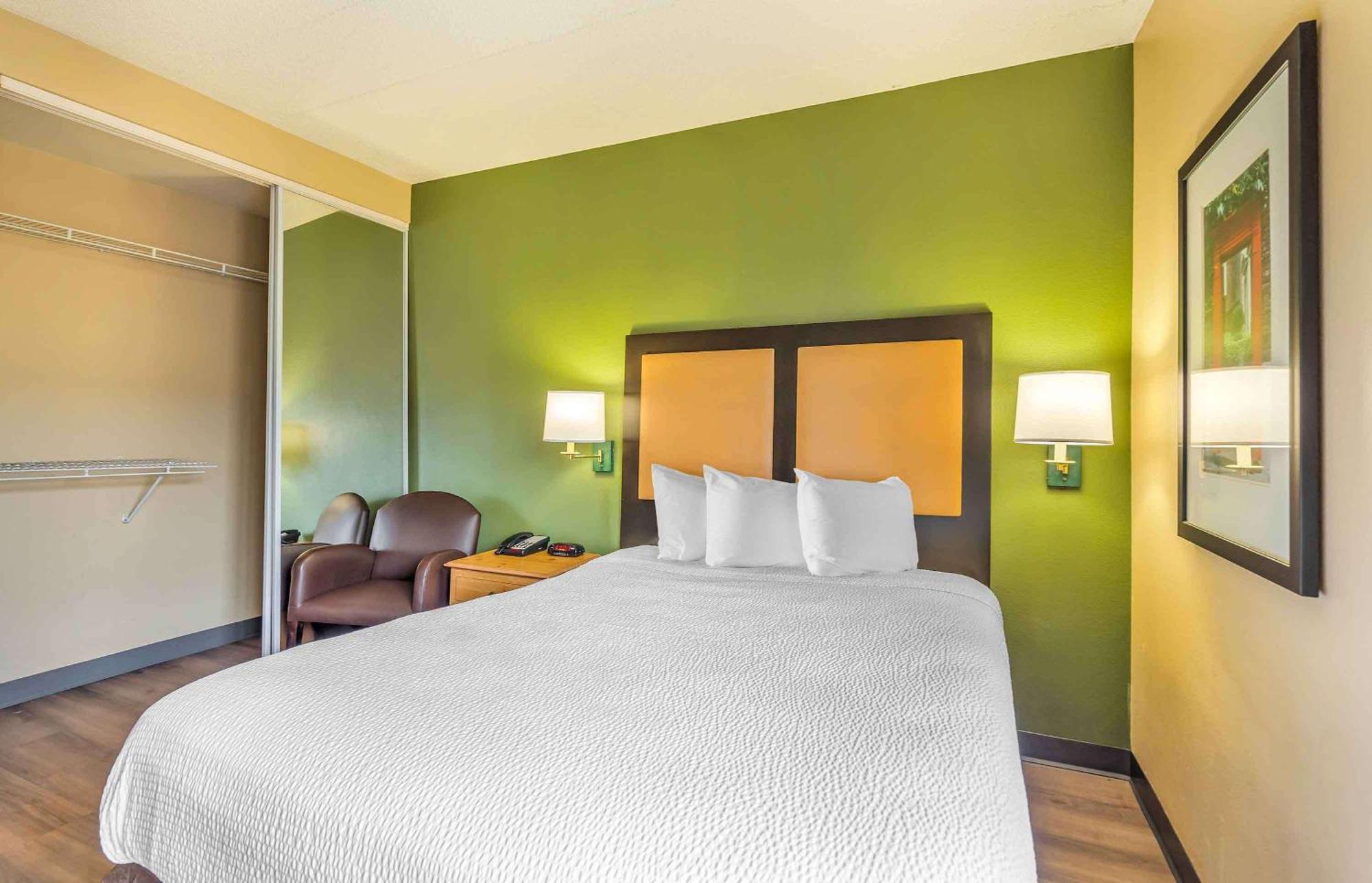 Extended Stay America Select Suites - Chicago - Lombard - Oakbrook Oakbrook Terrace Bagian luar foto