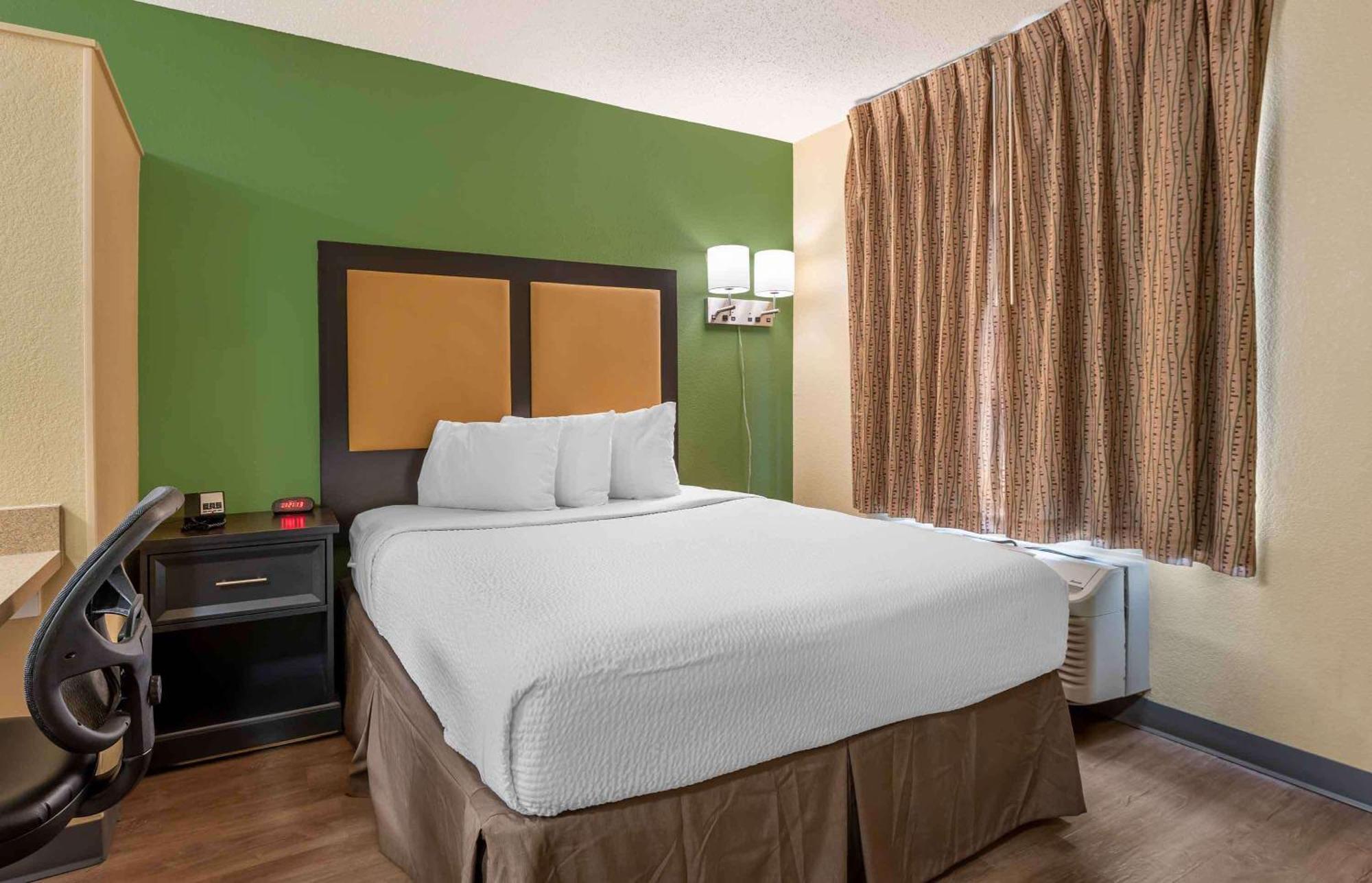 Extended Stay America Select Suites - Chicago - Lombard - Oakbrook Oakbrook Terrace Bagian luar foto