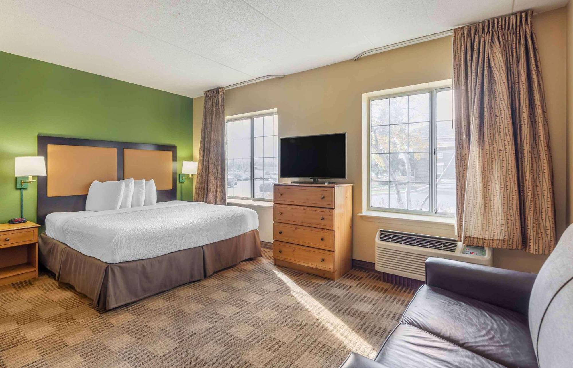 Extended Stay America Select Suites - Chicago - Lombard - Oakbrook Oakbrook Terrace Bagian luar foto