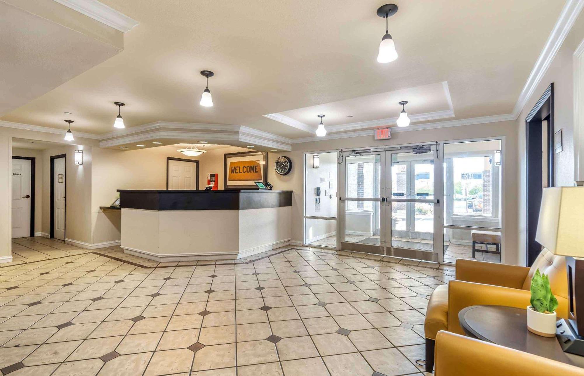 Extended Stay America Select Suites - Chicago - Lombard - Oakbrook Oakbrook Terrace Bagian luar foto