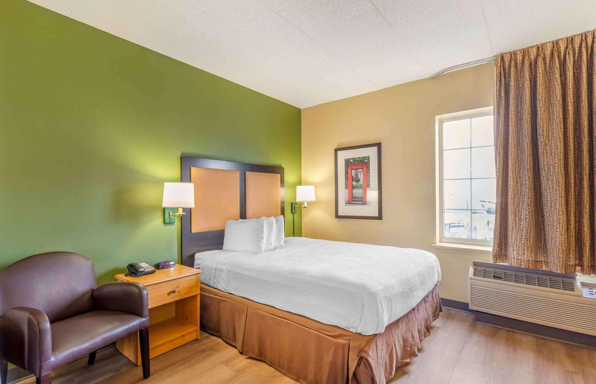 Extended Stay America Select Suites - Chicago - Lombard - Oakbrook Oakbrook Terrace Bagian luar foto