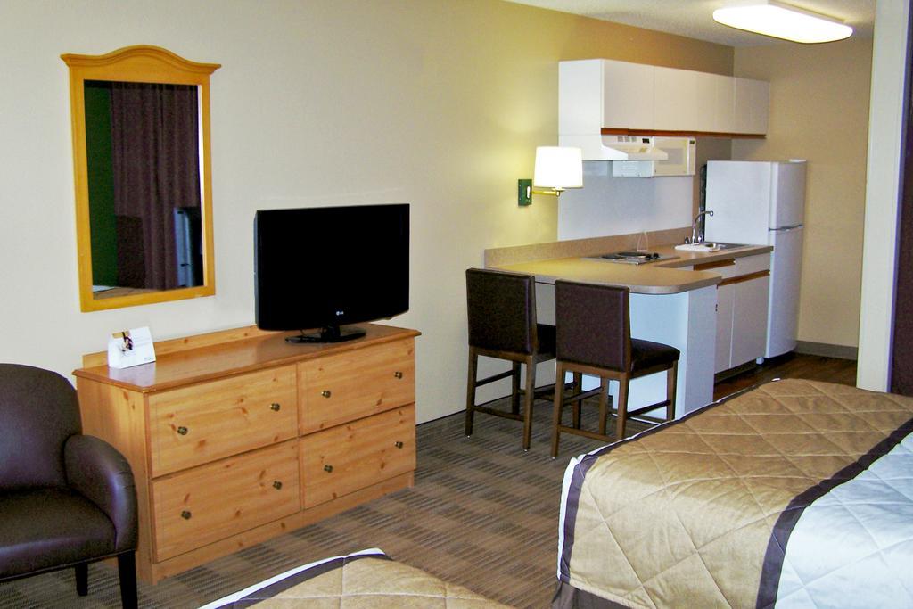 Extended Stay America Select Suites - Chicago - Lombard - Oakbrook Oakbrook Terrace Bagian luar foto