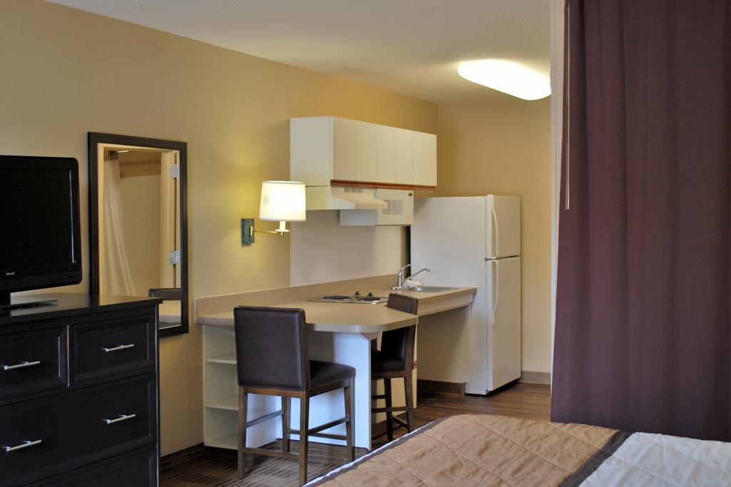 Extended Stay America Select Suites - Chicago - Lombard - Oakbrook Oakbrook Terrace Bagian luar foto