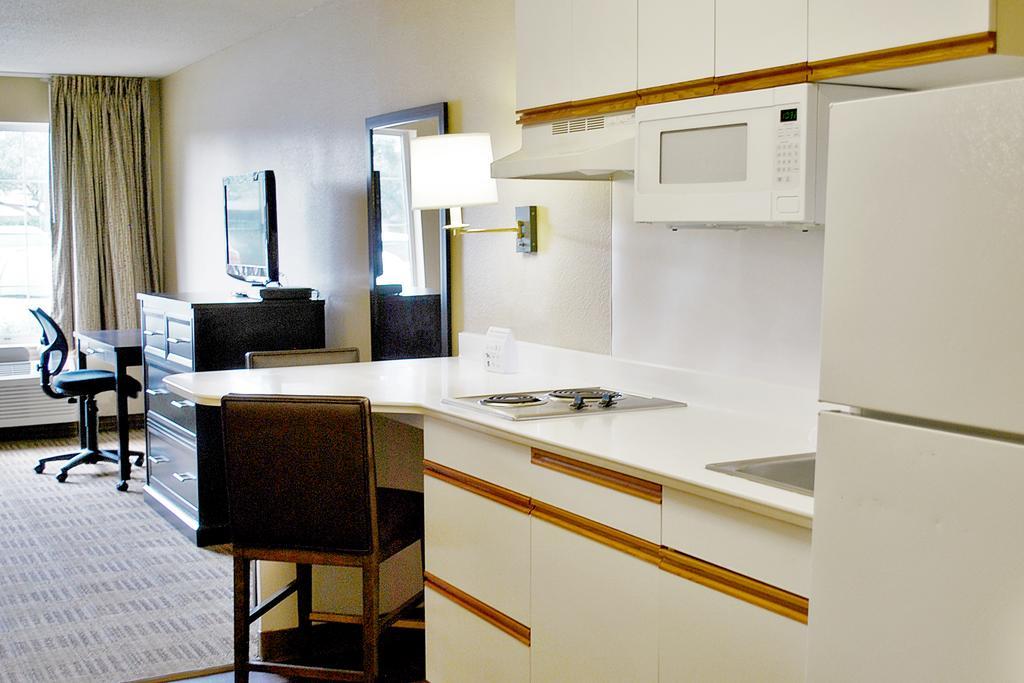 Extended Stay America Select Suites - Chicago - Lombard - Oakbrook Oakbrook Terrace Bagian luar foto